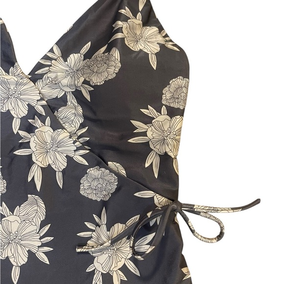 Roxy romantic senses one piece floral cream and gray bathing suit swim side tie - Picture 5 of 8